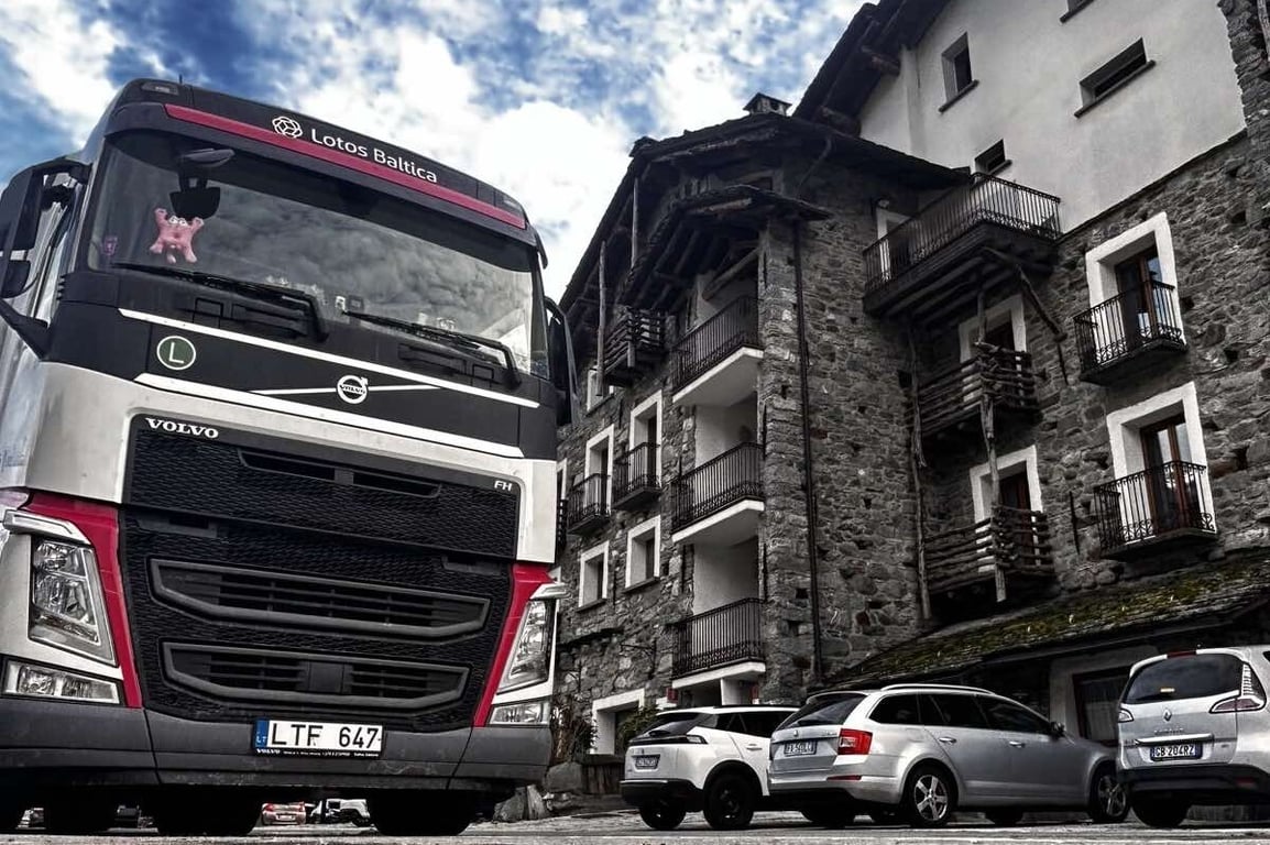 Белоруска три года дальнобоит по Европе, занимается спортом и... не теряет груз!