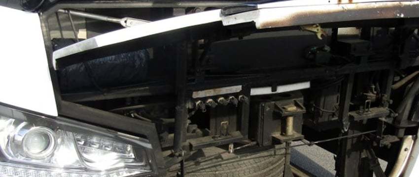 Водитель туристического автобуса спрятал от таможни автозапчасти. Вот где