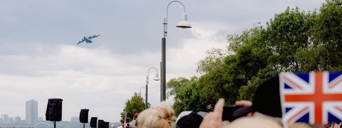 «Наша Ніва»: с каменецкой башни убрали флаг ВКЛ с погоней