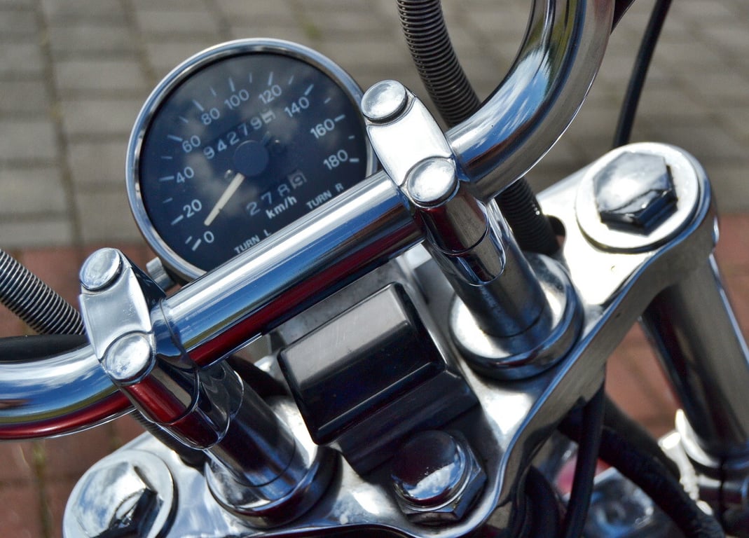 Девушка из Кобрина рассказала о своём Suzuki Intruder VS800