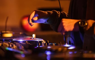 В Витебске наказали директора бара за то, что у него выступали диджеи