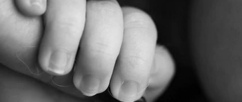 Мать, покусавшую полуторагодовалого сына, отправили в колонию. Женщина оправдывалась тем, что ребенок ее укусил первым