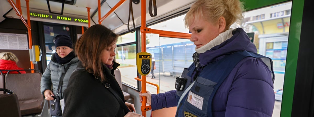 Власти Минска и ещё двух областей подняли цены на проезд в общественном транспорте. На сколько? — Официально