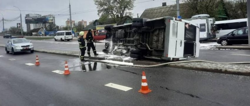 Маршрутка с пассажирами перевернулась в Бресте по вине водителя