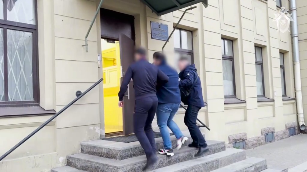 Задержан начальник автоколонны, где работал водитель упавшего в Питере автобуса