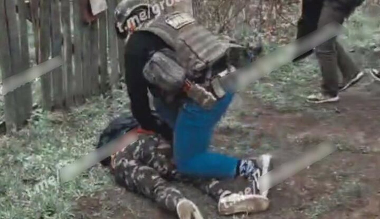 Задержание жителя Волковыска за негативный комментарий. 2024 год. Скриншот видео