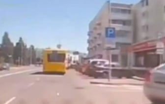 Женщина перепутала педали и наехала на коляску с ребенком в Барановичах