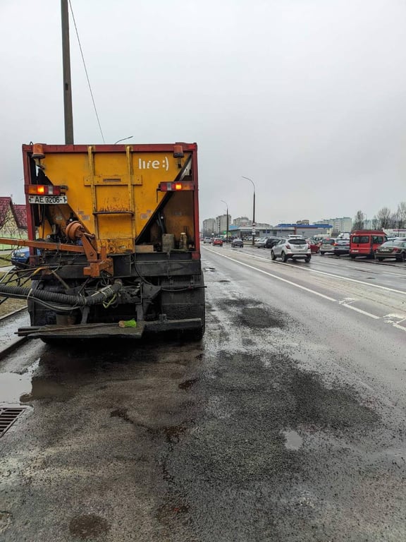 На городских дорогах ремонтные работы ведутся без выходных