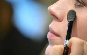 Будущих белорусских педагогов будут учить краситься и делать прически