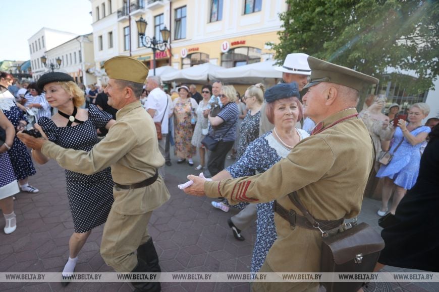 Атмосферу последнего мирного дня 1941-го воссоздали в Бресте