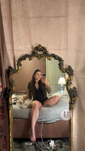 Foto de Angeldiniz 28 anos Marrom de Naples - Euro Escorts