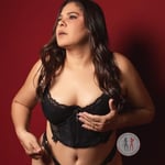 Foto de Camila 30 anos Preto  de Paris - Euro Escorts