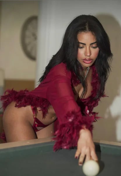 Foto de perfil de Giulia 25 anos Castanho de Bréscia - Euro Escorts