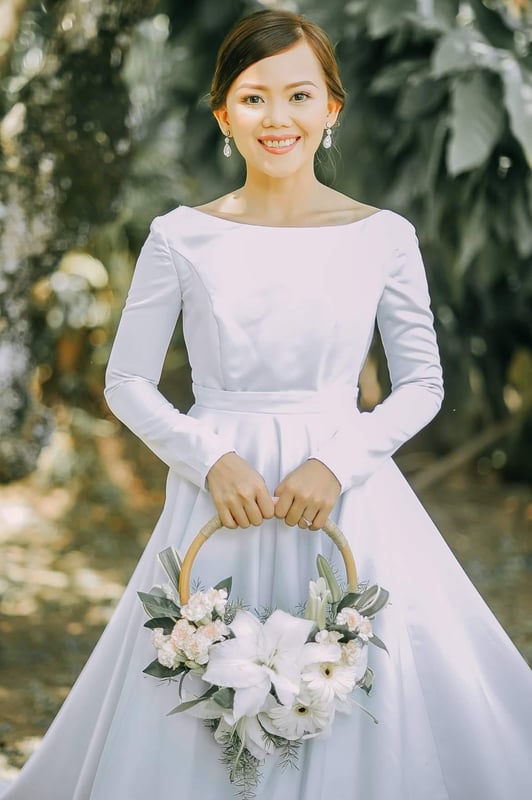 Wedding Dress · Hemming