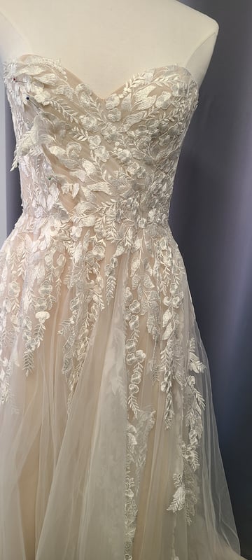 Wedding Dress · Hemming