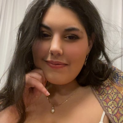 Yasmin D.