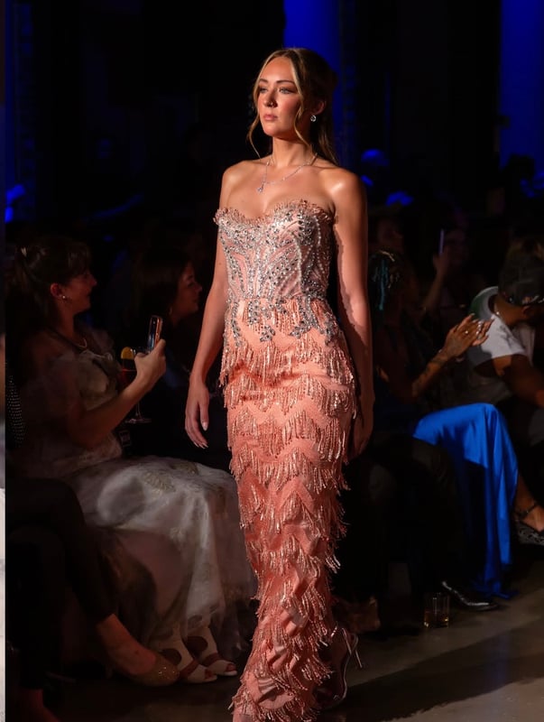 Wedding Dress · Lace / Appliqué Work