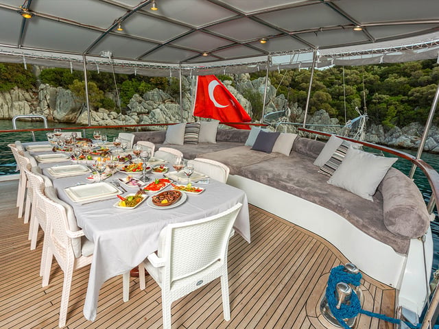 08 Derya Deniz Aft Deck