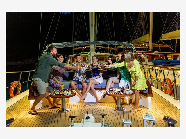 10 Grand Sailor Sundeck