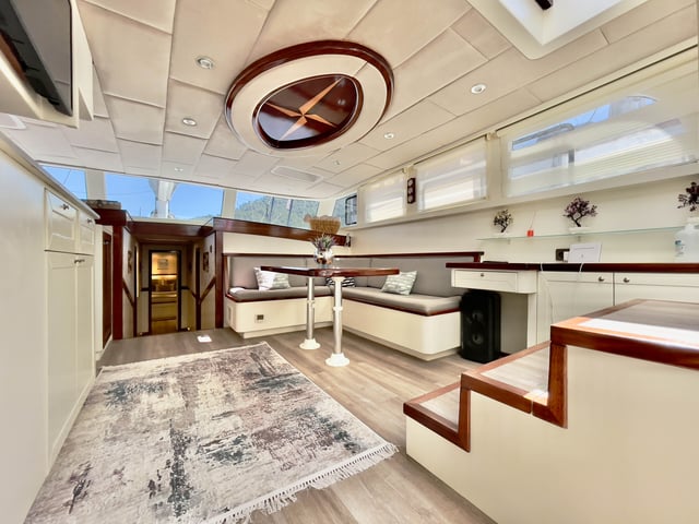 09 Derya Deniz Saloon 1