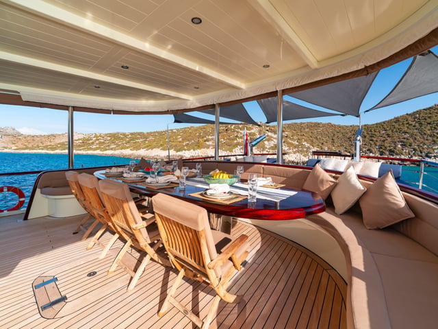 Always Smile yacht interior or exterior view