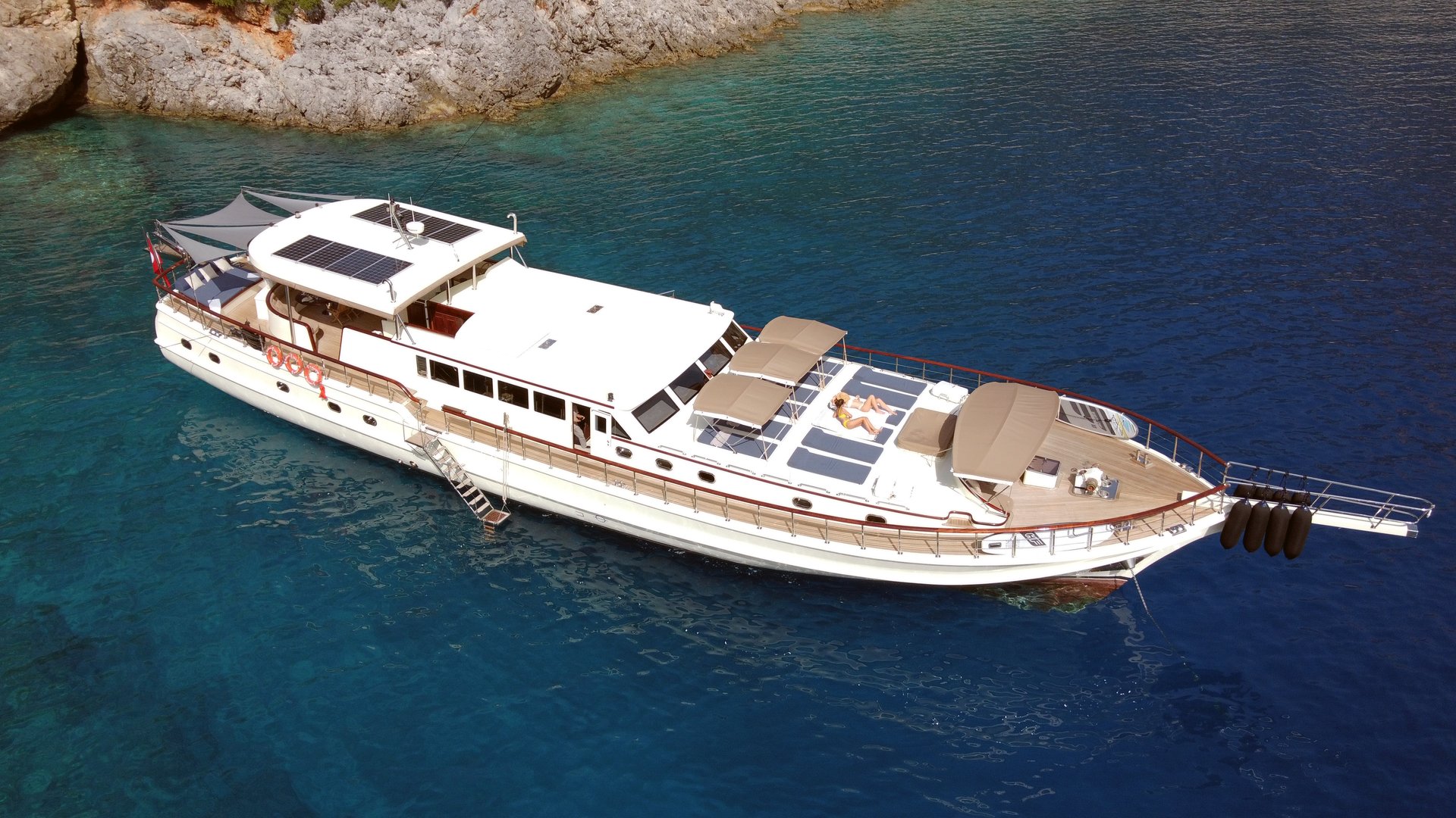 Always Smile yacht aerial view