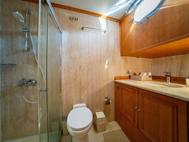 Babylon yacht interior or exterior view
