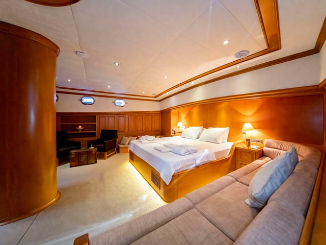 Babylon yacht interior or exterior view