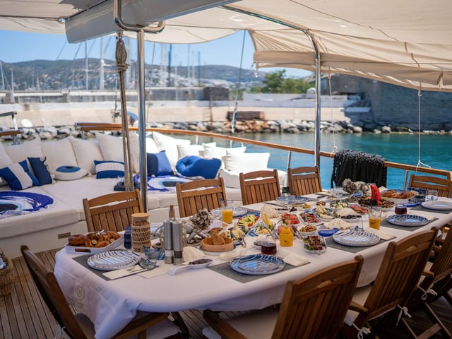 Babylon yacht interior or exterior view