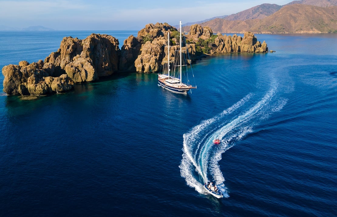 Blue Heaven yacht aerial view