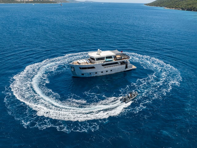 Calm Down yacht interior or exterior view