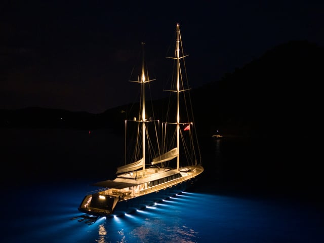 De Love yacht interior or exterior view