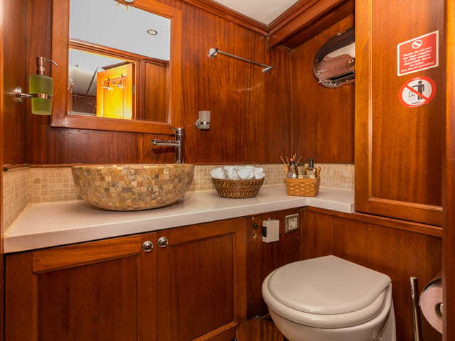 Dea Del Mare yacht interior or exterior view