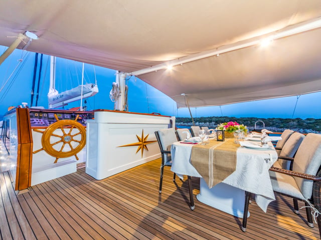 Dea Del Mare yacht interior or exterior view