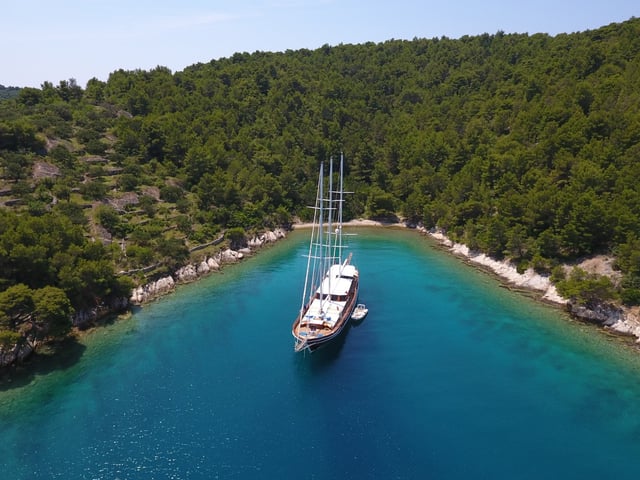 Dolce Vita yacht interior or exterior view