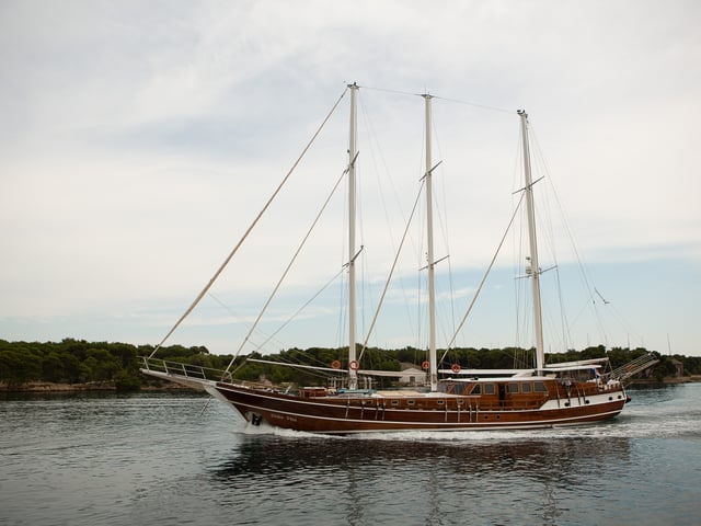 Dolce Vita yacht aerial view