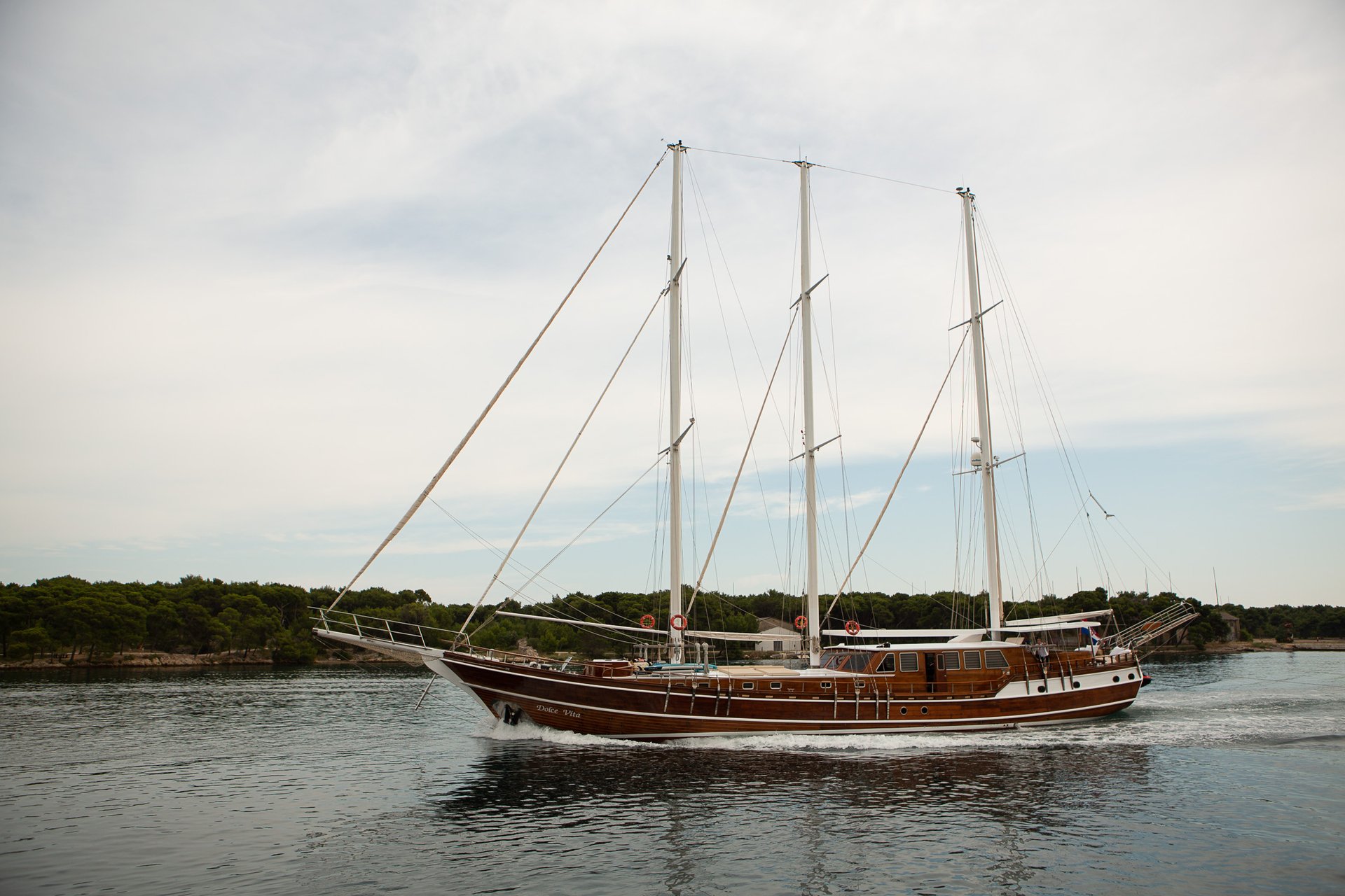 Dolce Vita yacht aerial view