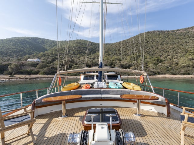 Gozdem The One yacht interior or exterior view