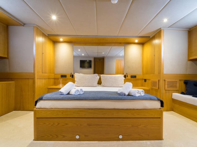 Happy Days yacht interior or exterior view