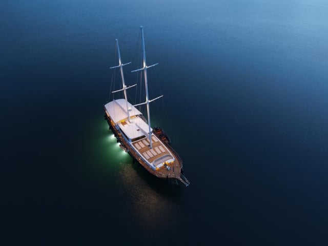 Happy Days yacht interior or exterior view