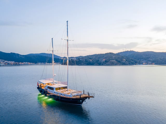 Happy Days yacht interior or exterior view