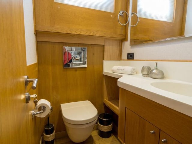 Happy Days yacht interior or exterior view