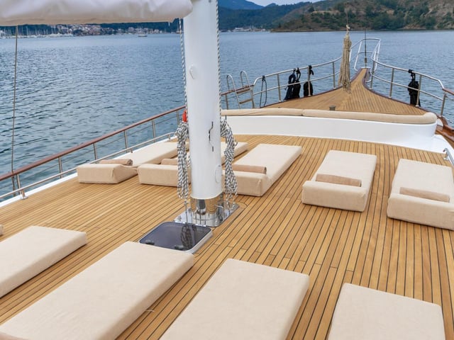 Happy Days yacht interior or exterior view