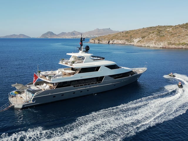 Illusion II yacht