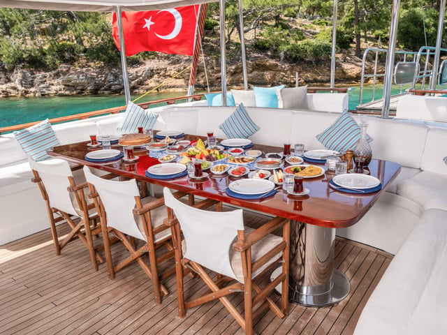 Luce Del Mare yacht interior or exterior view