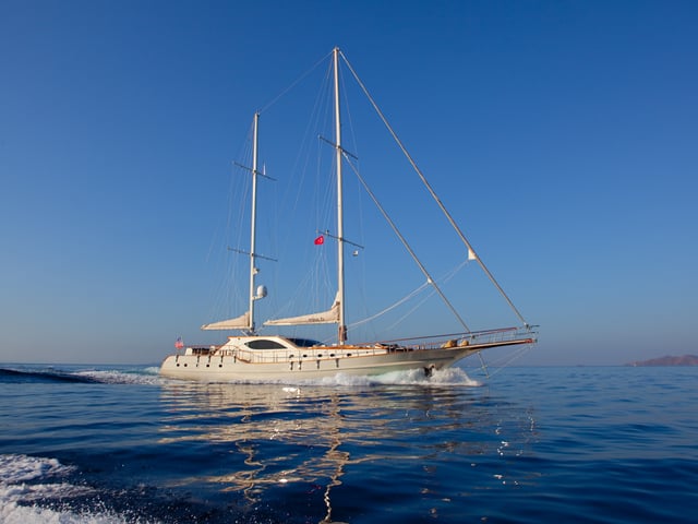 Miss Be yacht interior or exterior view