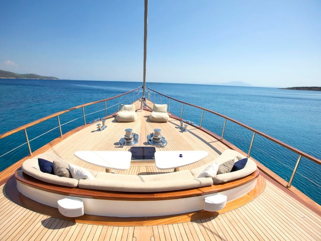 Miss Be yacht interior or exterior view