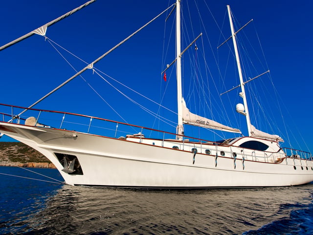 Miss Be yacht interior or exterior view