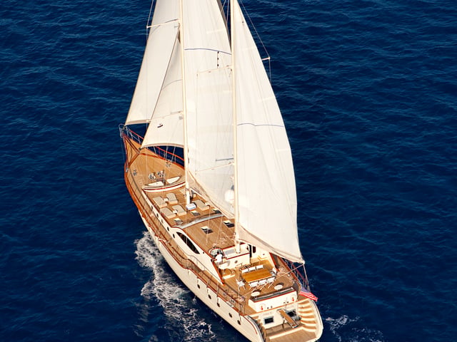 Miss Be yacht aerial view