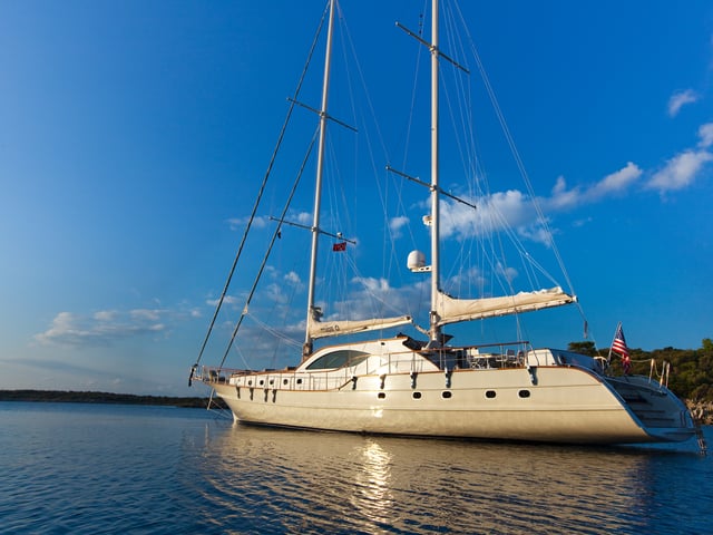 Miss Be yacht